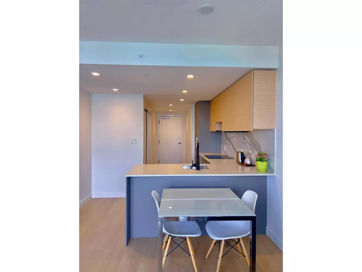 Surrey, BC V3T4Y3,13725 GEORGE JUNCTION #29F