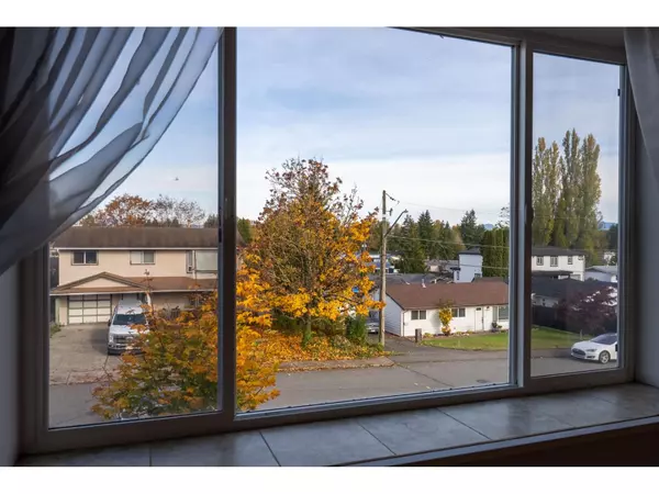 Langley, BC V4W3C8,26638 30A AVENUE