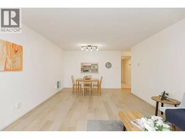 Richmond, BC V6X3Y9,8246 LANSDOWNE RD #1206