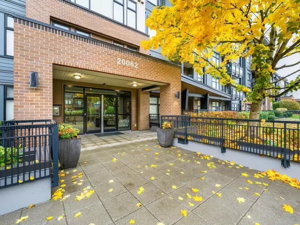 Langley, BC V3A0E6,20062 FRASER #206