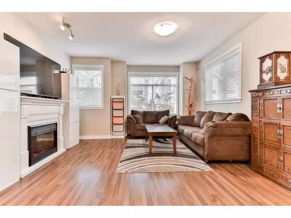 Surrey, BC V4N5W3,8676 158 ST #42