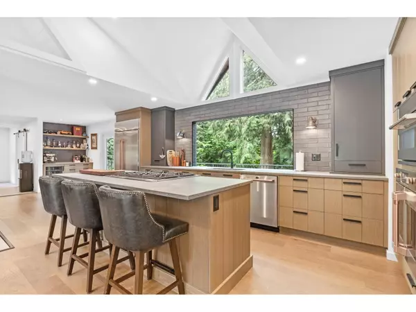 Mission, BC V4S1E6,31648 GROVE AVENUE