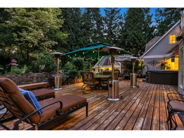 Surrey, BC V4P2C8,14042 28 AVENUE