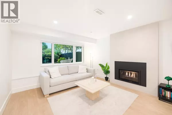 North Vancouver, BC V7P2V9,1709 PHILIP AVENUE