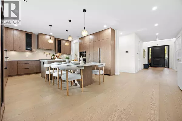 Burnaby, BC V5B2J9,6902 KITCHENER STREET