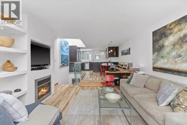 Vancouver, BC V5Z1C1,834 W 7TH AVENUE