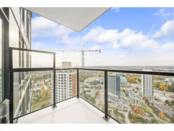 Surrey, BC V3T4Y3,13745 GEORGE JUNCTION #4208