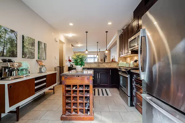 Surrey, BC V3Z8V8,2979 156 #83