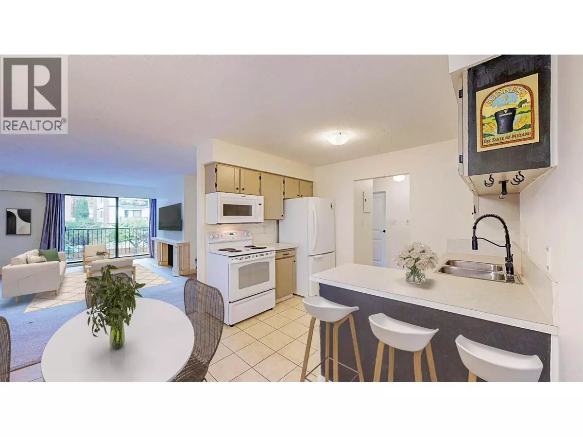 North Vancouver, BC V7M1W4,138 West 18TH ST #206