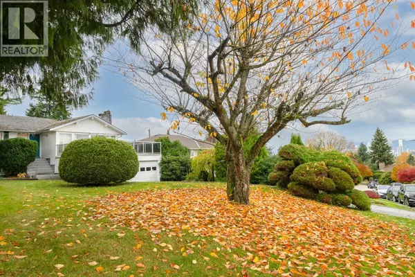 Burnaby, BC V5H3K4,5681 SARDIS CRESCENT