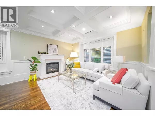 Vancouver, BC V6R2Z9,3838 W 15TH AVENUE