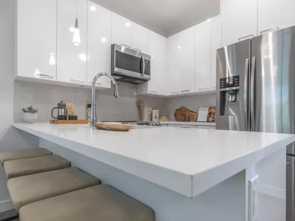 Abbotsford, BC V0V0V0,33886 PINE ST #419