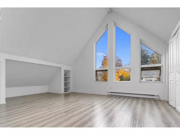 Surrey, BC V3W7J6,6726 133 STREET