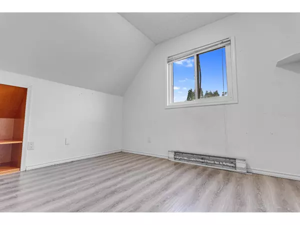 Surrey, BC V3W7J6,6726 133 STREET