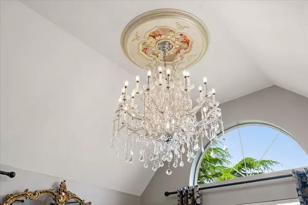 Abbotsford, BC V2T5M5,32725 GEORGE FERGUSON #316