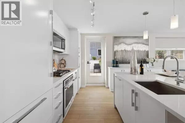 Vancouver, BC V5T3V4,2512 FRASER STREET