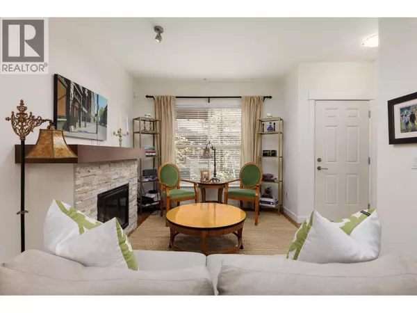 North Vancouver, BC V7L2R6,307 East 15TH ST #4