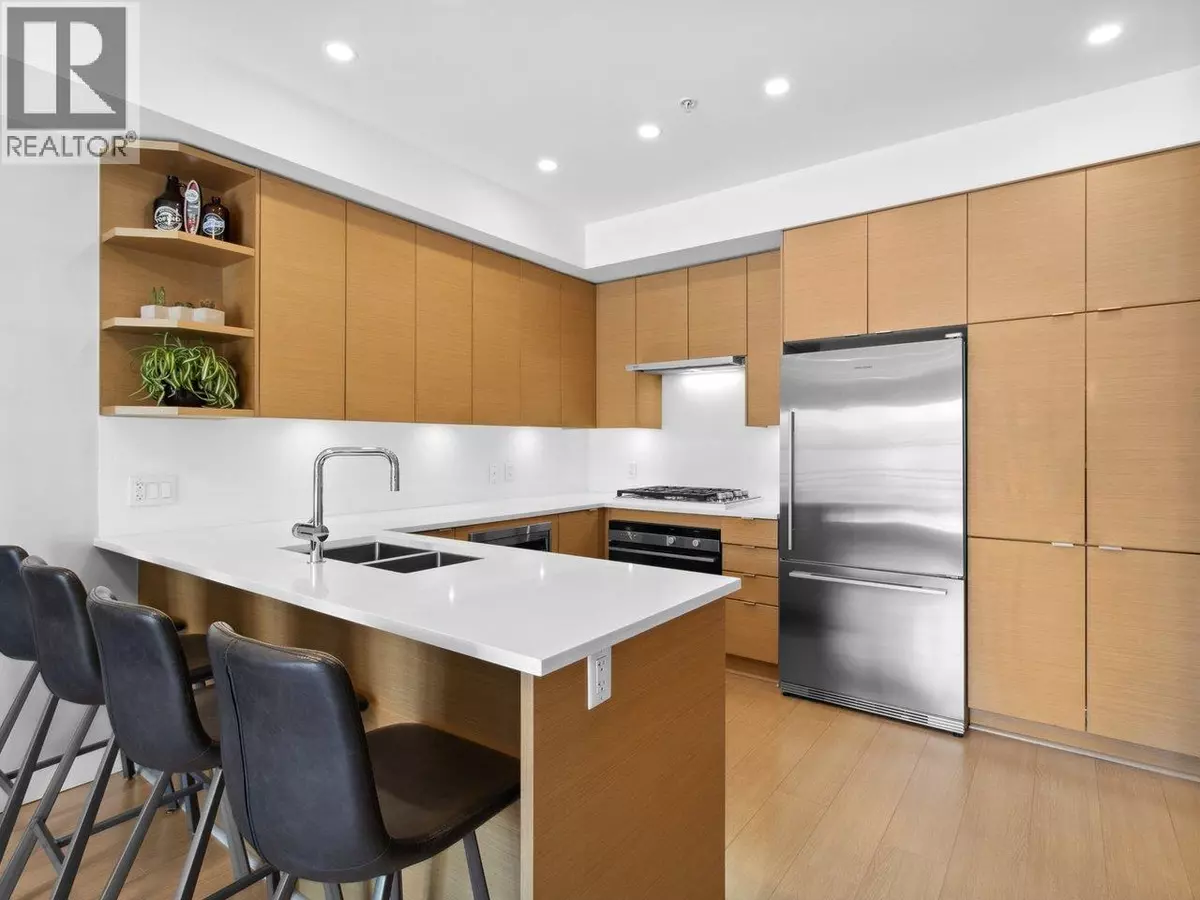 Vancouver, BC V6R0C1,2528 COLLINGWOOD ST #208