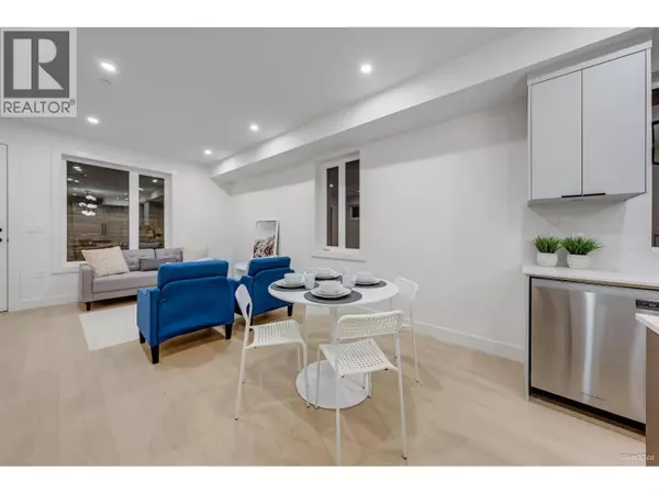 Vancouver, BC V6P3P4,6728 HEATHER STREET