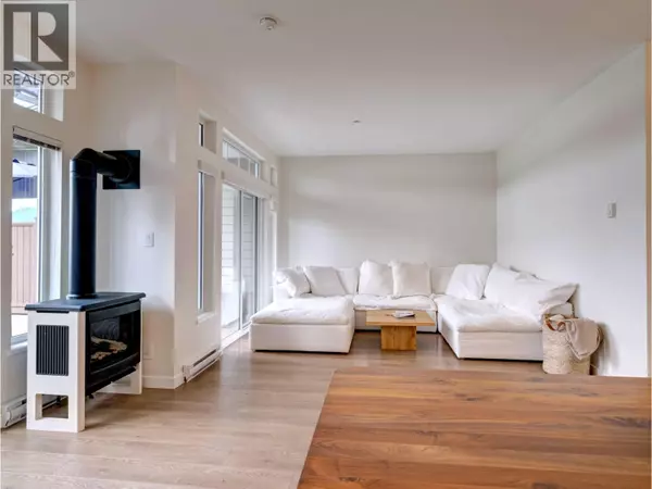 Sechelt, BC V7Z0S3,5917 BEACHGATE LANE