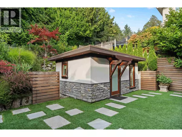 West Vancouver, BC V7V2R8,2643 NELSON AVENUE