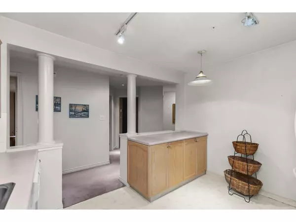 Abbotsford, BC V2S3E2,2575 WARE #208