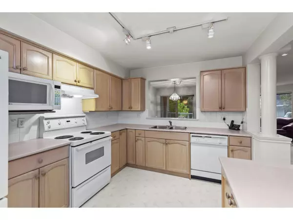 Abbotsford, BC V2S3E2,2575 WARE ST #208