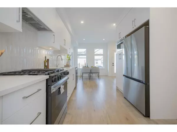 Surrey, BC V3V0H2,12770 105 AVE #6