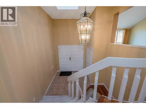 Delta, BC V4L2H7,73 WOODLAND DRIVE