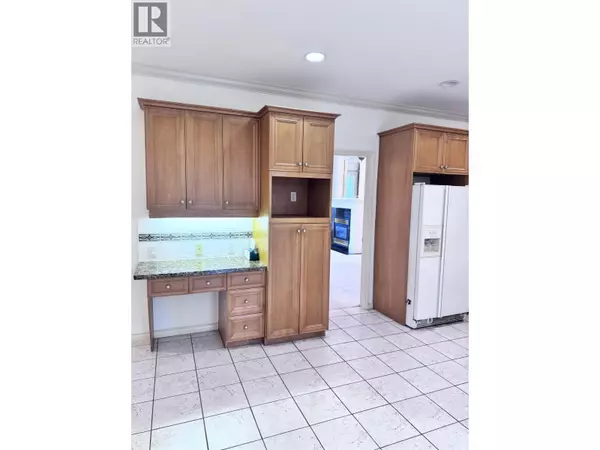 Richmond, BC V7C5T5,6893 BARNARD DRIVE