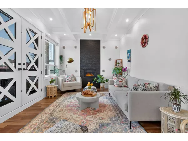 Surrey, BC V3Z0N1,14902 35A AVENUE