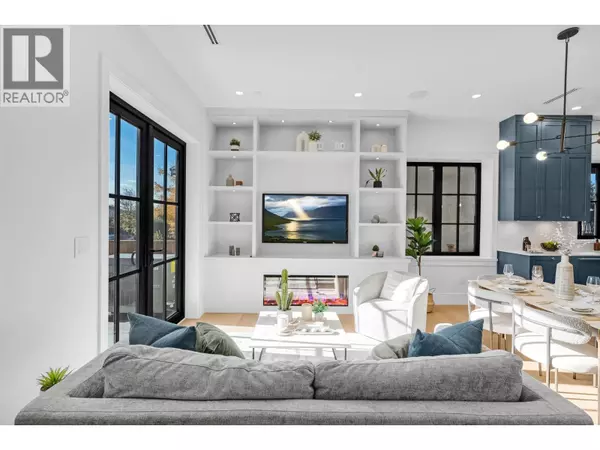 Vancouver, BC V5K1P7,2565 DUNDAS ST #1