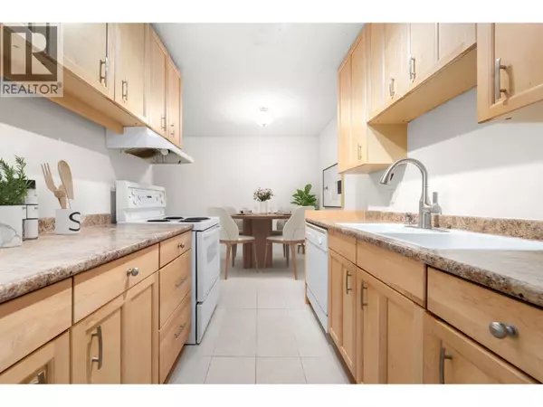 North Vancouver, BC V7P3E3,2012 FULLERTON AVE #119