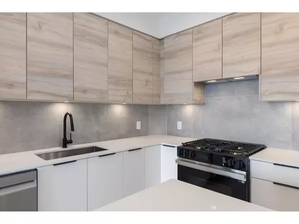 30490 CARDINAL #303, Abbotsford, BC V2T0C5