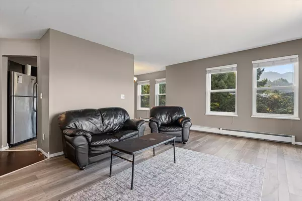 Chilliwack, BC V2R3E6,45702 WATSON RD #205