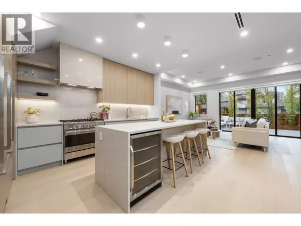 Vancouver, BC V5N1Y1,2134 E 10TH AVENUE