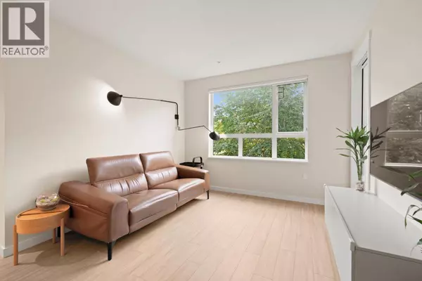 Richmond, BC V6X0V5,9213 ODLIN RD #225