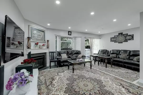 Surrey, BC V3R1N2,15550 89 AVE #40