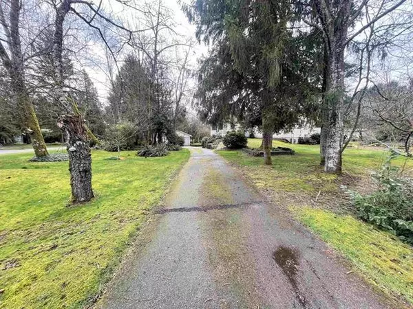 Surrey, BC V4N3W4,9335 178 STREET