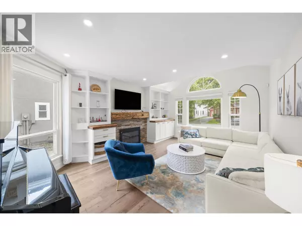 North Vancouver, BC V7H2P6,860 RUCKLE COURT