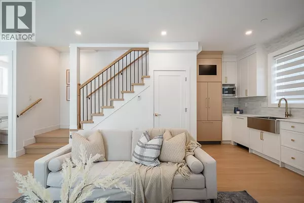 Vancouver, BC V5N3E9,2103 E 33RD AVENUE