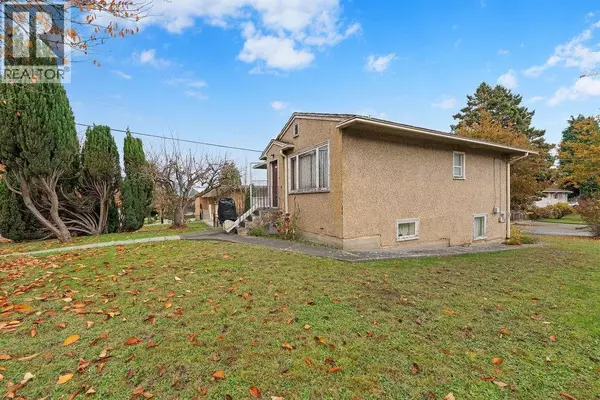 Vancouver, BC V5N4H1,4868 COMMERCIAL STREET