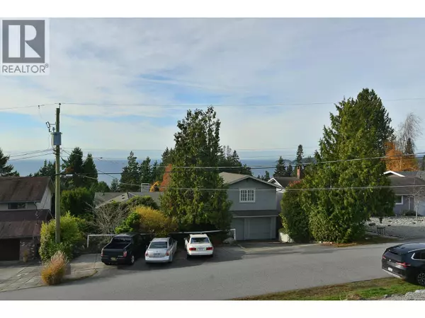 Sechelt, BC V7Z0B7,4926 LAUREL AVENUE