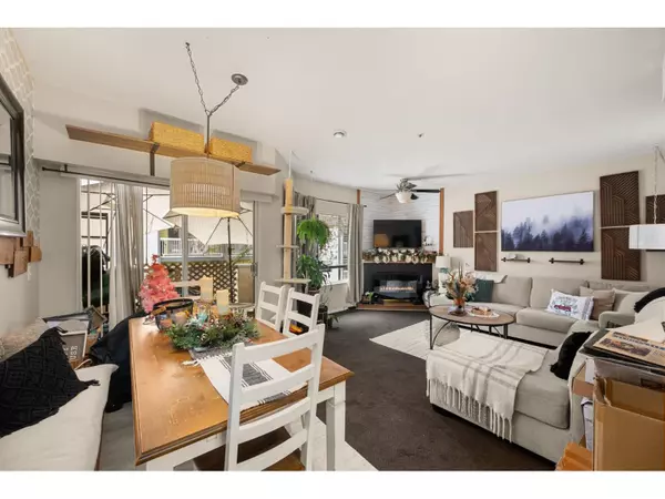 Langley, BC V3A3Y4,20064 56 AVE #205