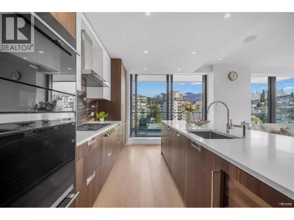 West Vancouver, BC V7T0B4,1355 BELLEVUE AVE #601