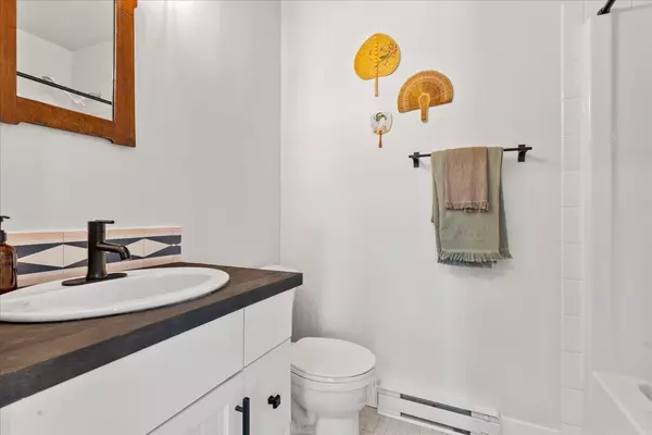 Agassiz, BC V0M1A2,1802 HEATH RD #1