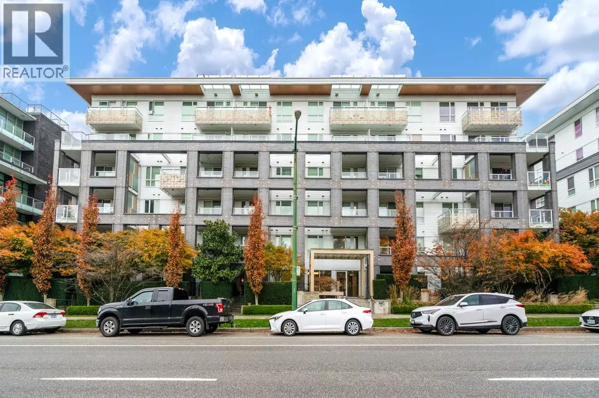 Vancouver, BC V6P0E6,6677 CAMBIE ST #PH6