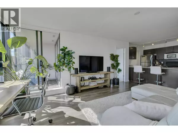 938 SMITHE ST #1303, Vancouver, BC V6Z3H8