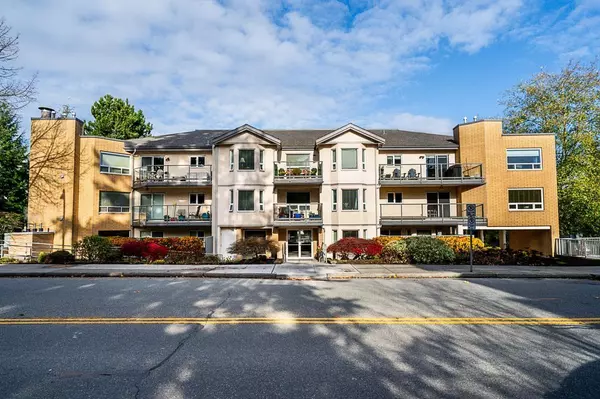 Surrey, BC V4A1W9,15255 18 AVE #212