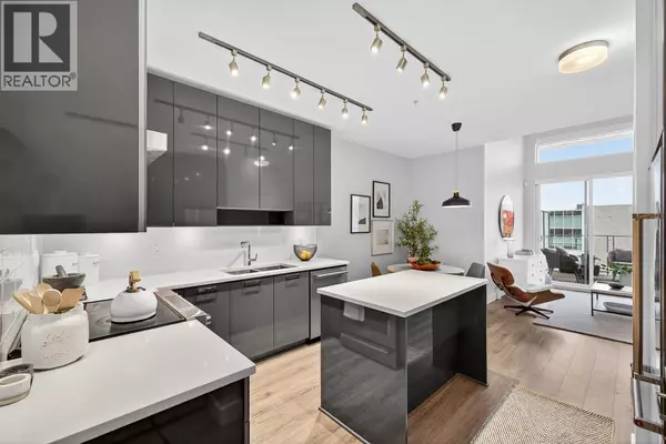 Burnaby, BC V5C0L3,1728 GILMORE AVE #408